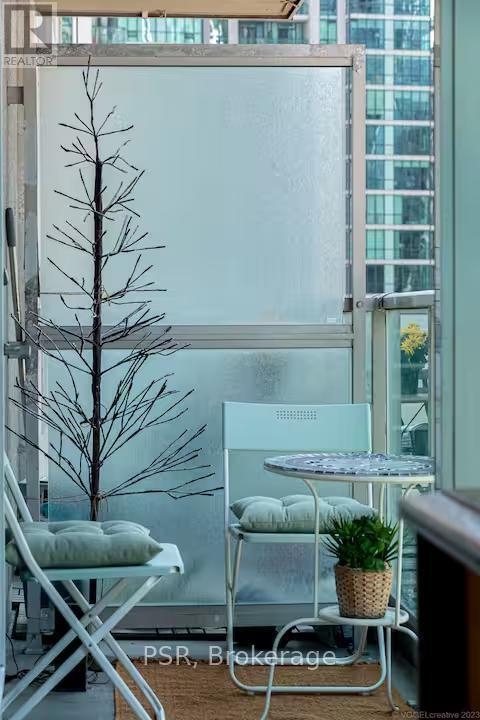 Building Photo - 18 Yonge St