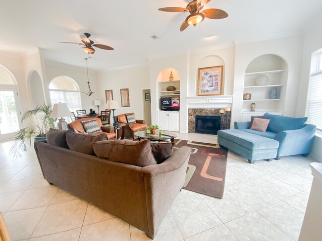 Building Photo - 617 Gulf Shore Dr
