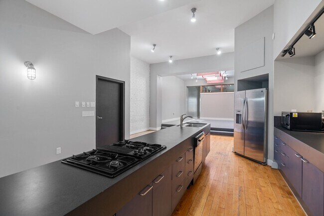 Foto del edificio - 821 W Broad St
