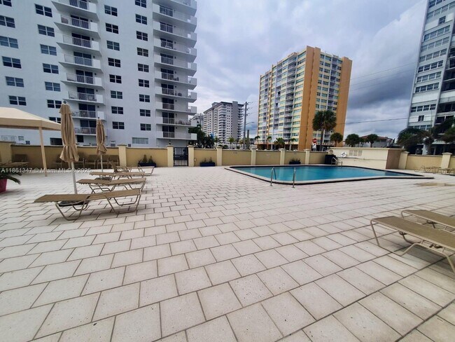 Foto del edificio - 1501 S Ocean Dr