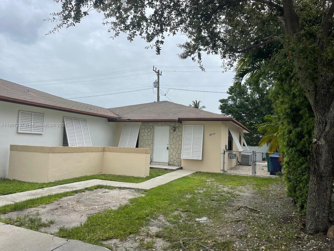 Primary Photo - 18737 SW 100th Ave