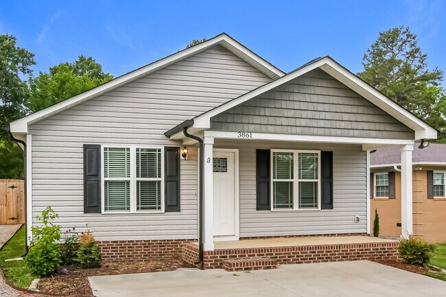 Building Photo - 3861 Sarah Dr NW