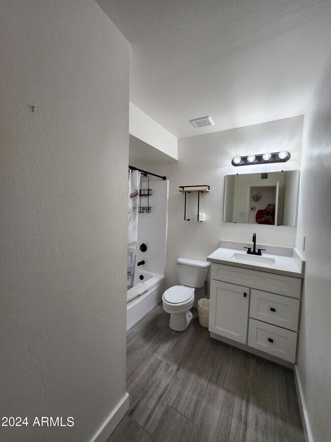 Foto del edificio - 5117 W Acoma Dr