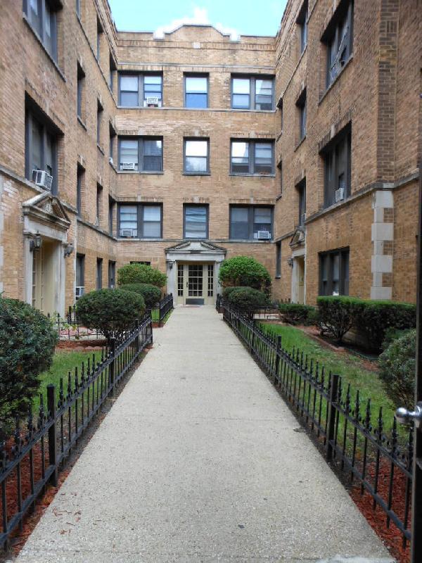 Primary Photo - 3404 W Carmen Ave