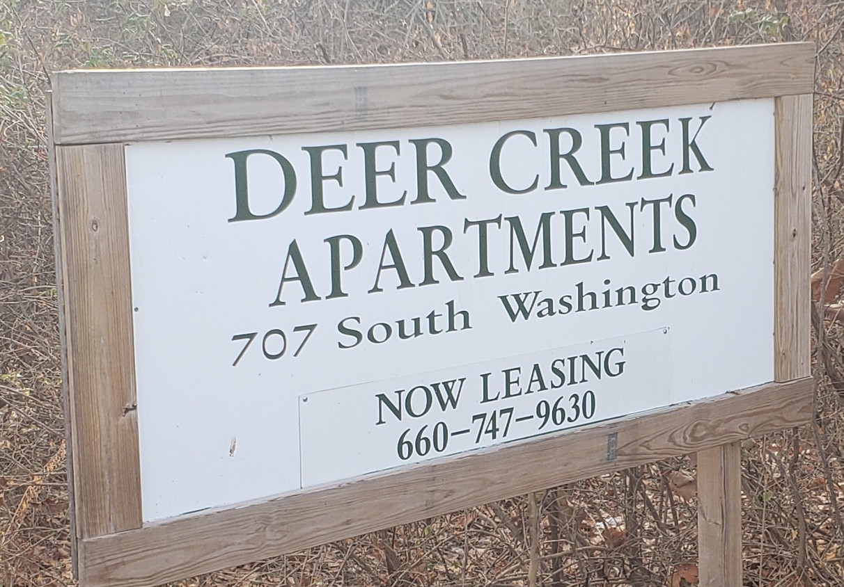 Building Photo - Deer Creek Apartments