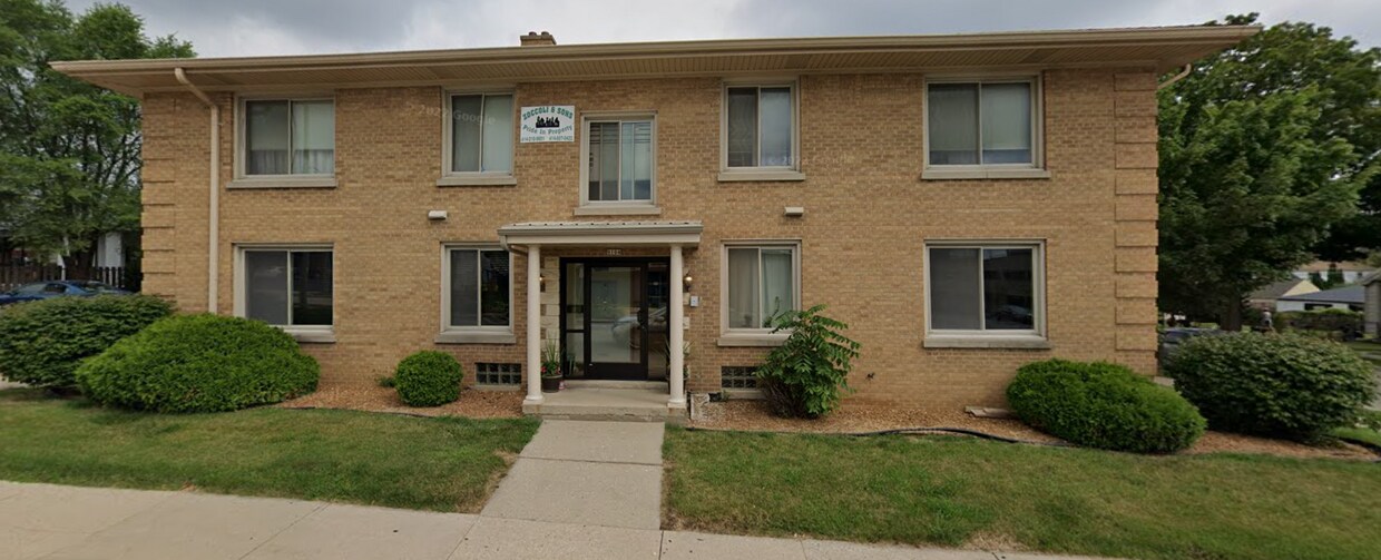 Primary Photo - 9104 W Lincoln Ave