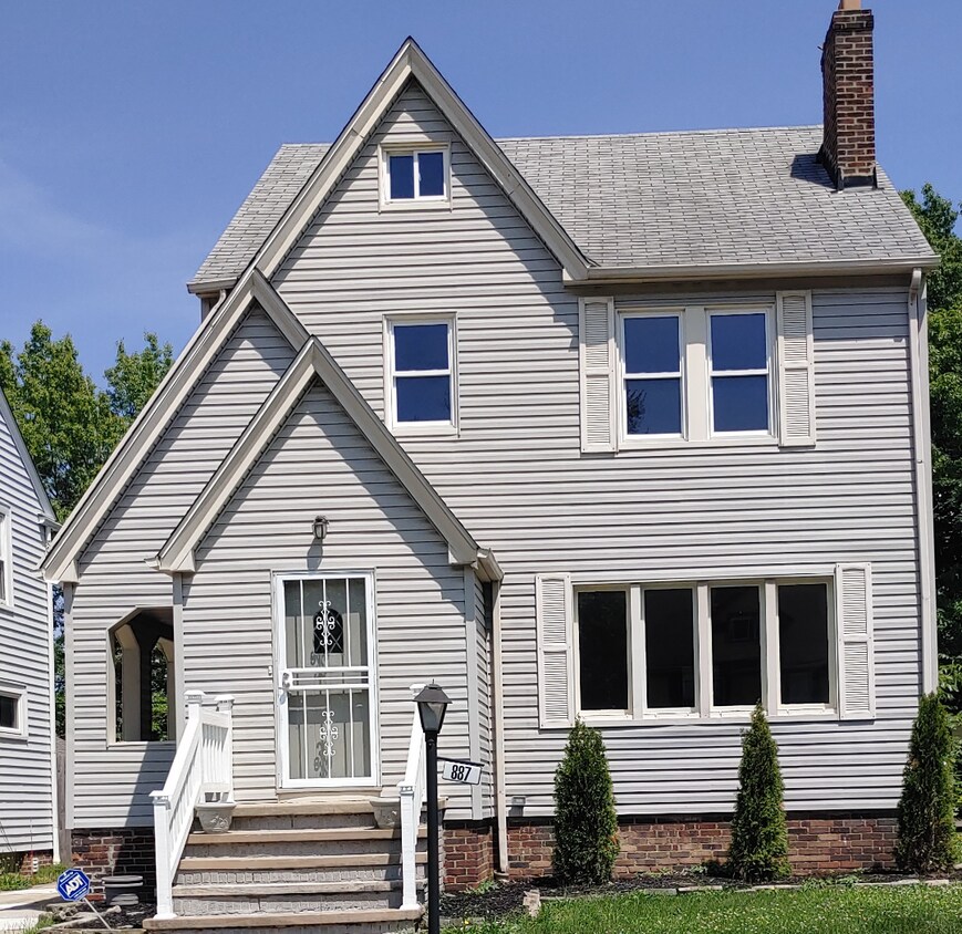 887 Selwyn Rd, Cleveland Heights, OH 44112 House Rental in Cleveland