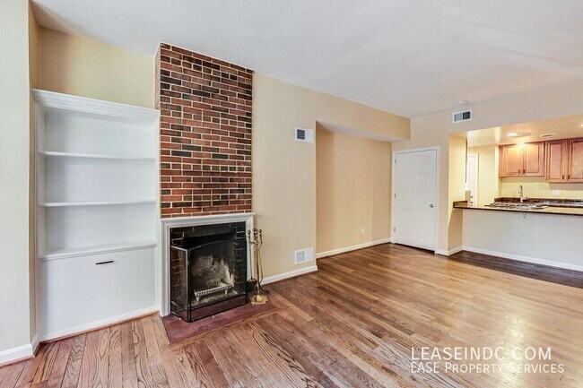 Foto del edificio - 323 9th St SE