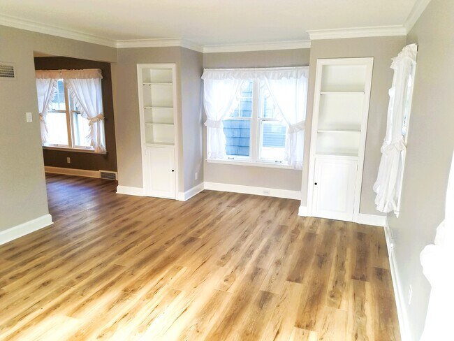 Sala de estar - 504 Euclid Ave