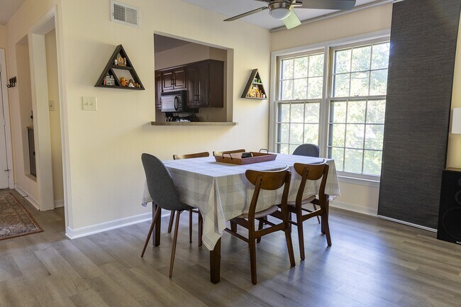 Foto del edificio - 7436 Nall Ave