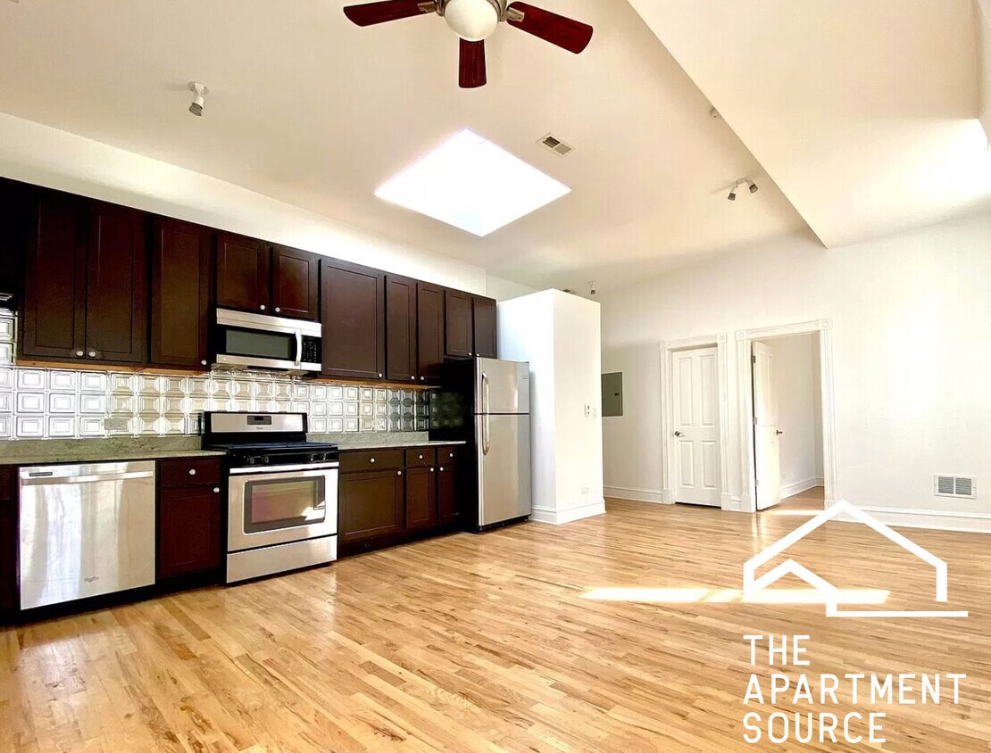 Foto principal - 1659 S Throop St