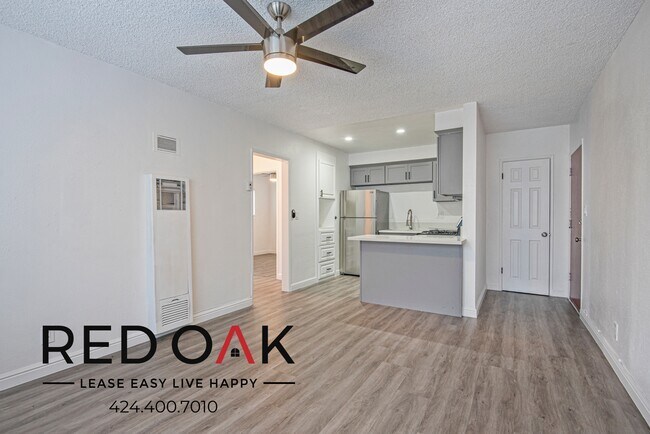 Building Photo - ~1 Month FREE~ Fantastic Ground Floor Two ...