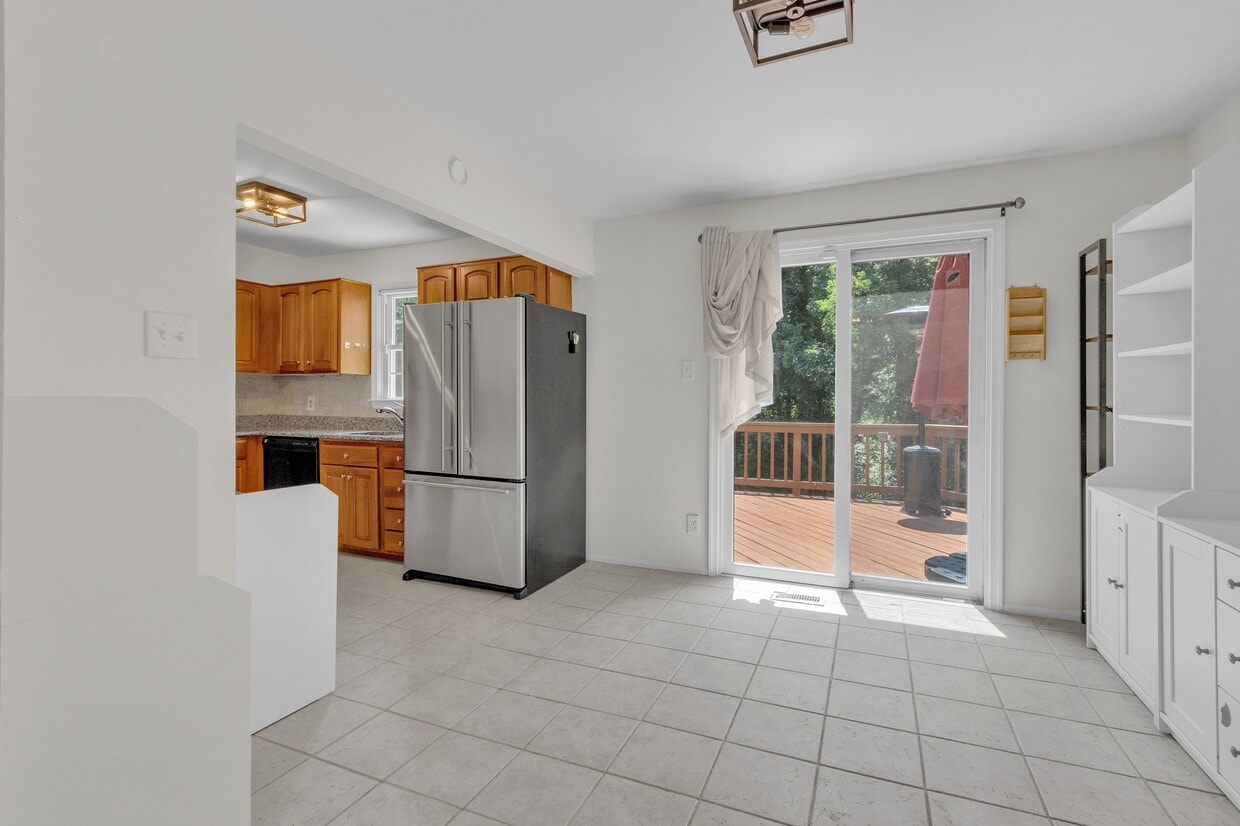 Foto del edificio - 8247 Clifton Farm Ct