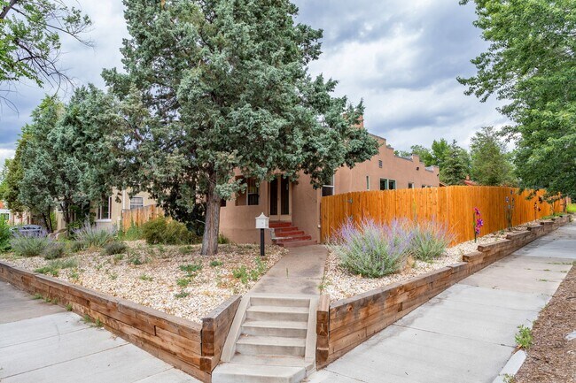 Foto del edificio - Charming Historic Rancher: 3 Bed, 1 Bath w...