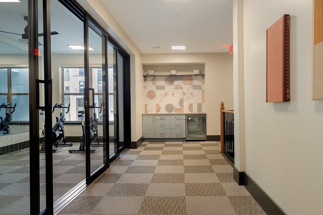 Foto del edificio - 8900 Six Pines Dr