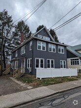 Building Photo - 548 Baldwin St