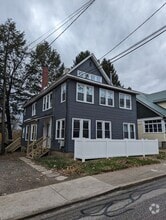 Building Photo - 548 Baldwin St