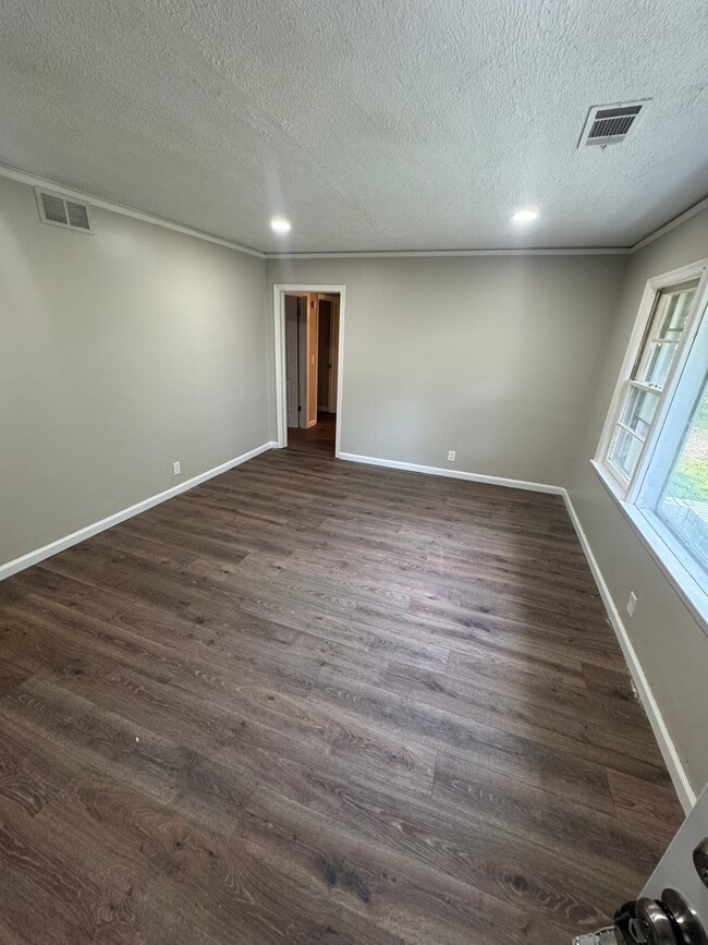Building Photo - 3034 Grenada Dr