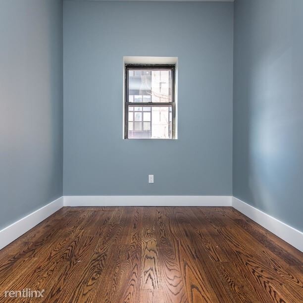 Building Photo - 1071 Broadway