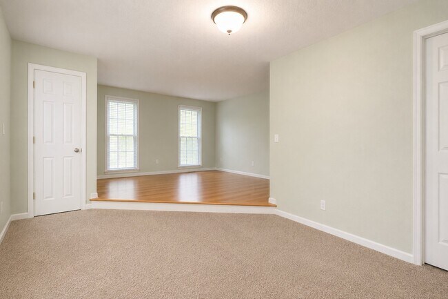 Foto del edificio - 3210 Rambling Oaks Dr