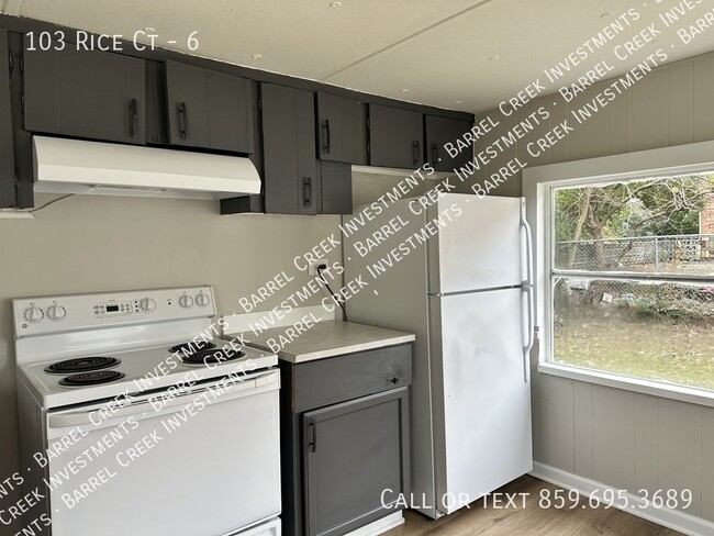 Foto del edificio - 2-Bed 1-Bath Trailer