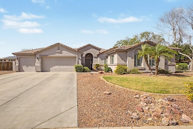 Building Photo - 8352 W San Juan Ave