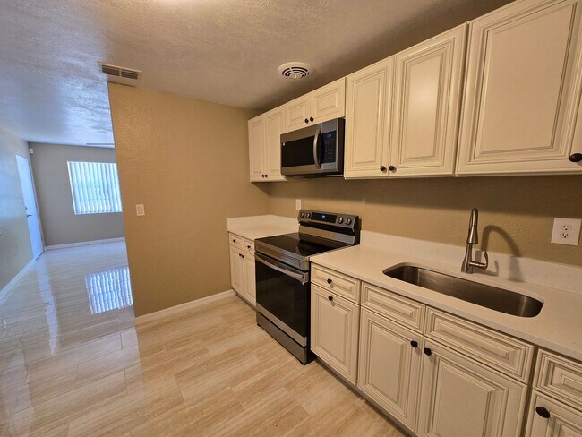 Building Photo - Updated 2-bedroom, 1-bathroom home