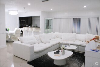 Building Photo - 8457 Sheraton Dr