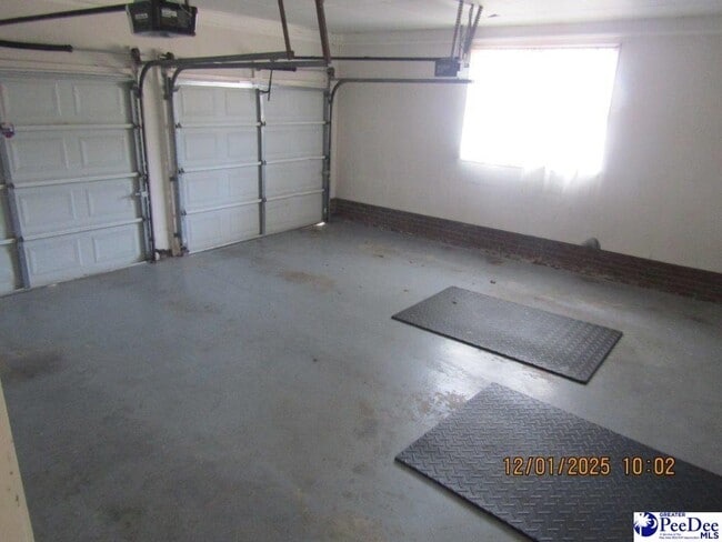 Foto del edificio - 864 Thunderbird Dr