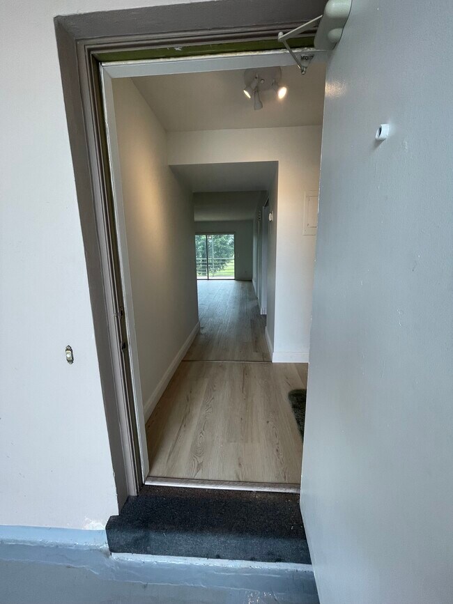 Foto del edificio - 2441 SW 82nd Ave