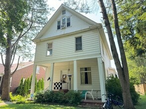 Building Photo - 1403 E Olive St