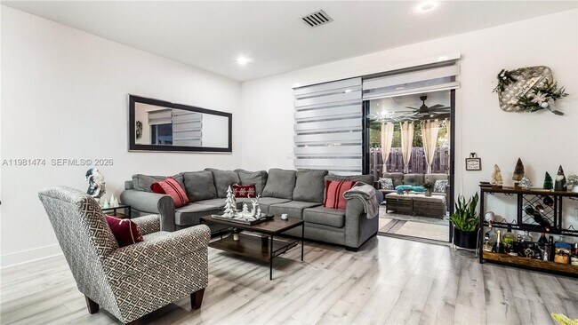 Foto del edificio - 23424 SW 110th Ave