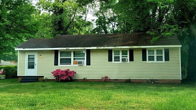 Building Photo - 4000 Fayette Cir
