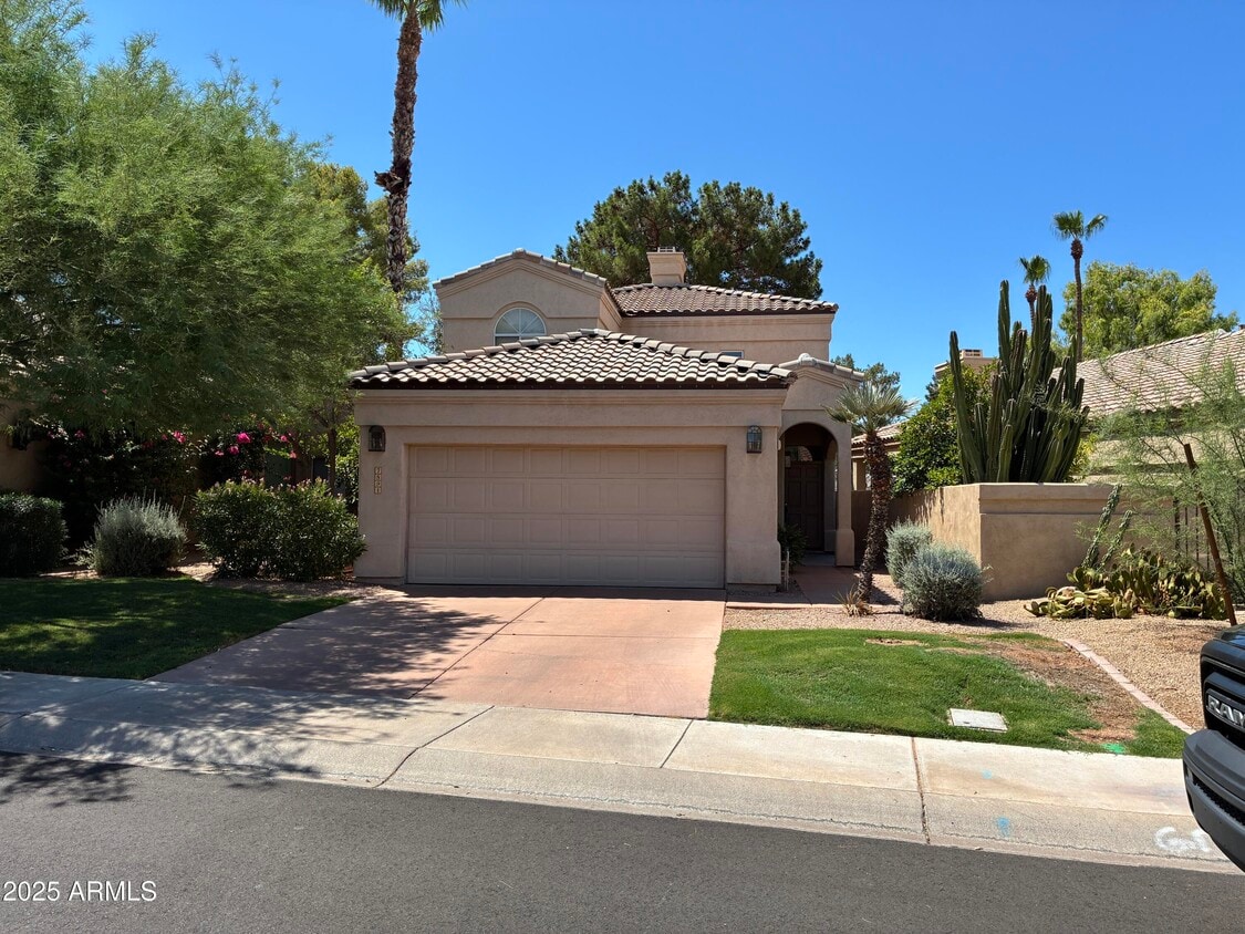 Foto principal - 7891 E Desert Cove Ave