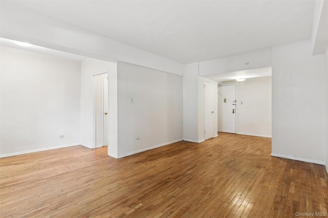 Building Photo - 71-40 112th St