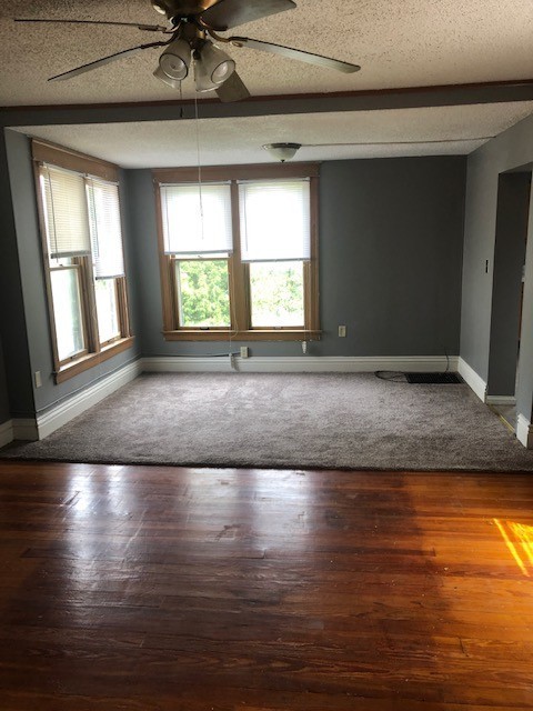 Primary Photo - Clean 2 bedroom upstairs duplex