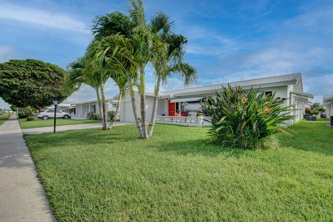 Building Photo - 718 SW 18th St