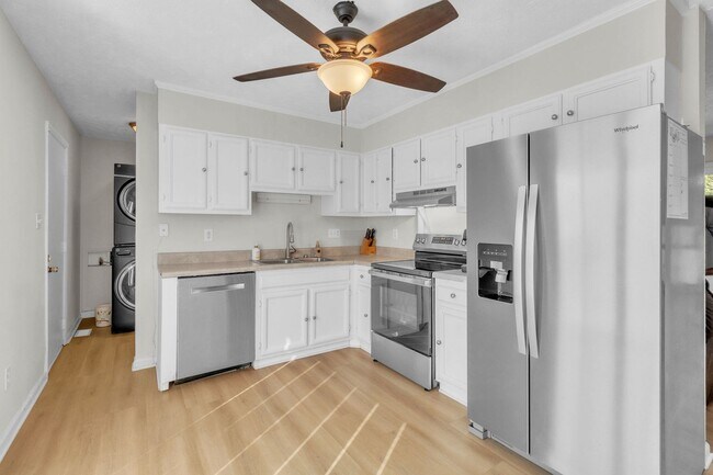 Foto del edificio - NEW LISTING!!!!!