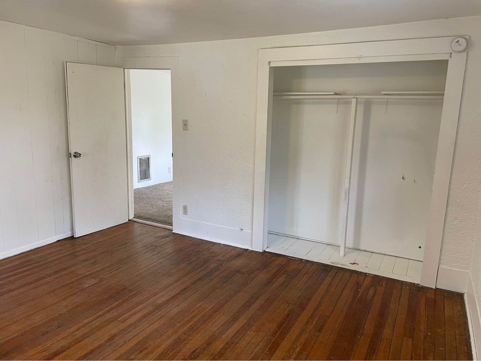 Master Bedroom - 308 1st St