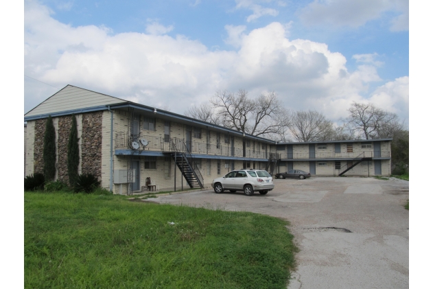 Building Photo - 3806 Wipprecht St