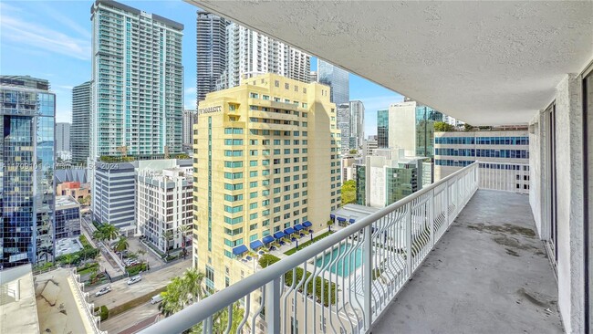 Foto del edificio - 1200 Brickell Bay Dr