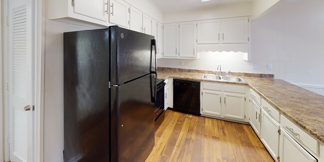 Building Photo - Crestmont Manor
