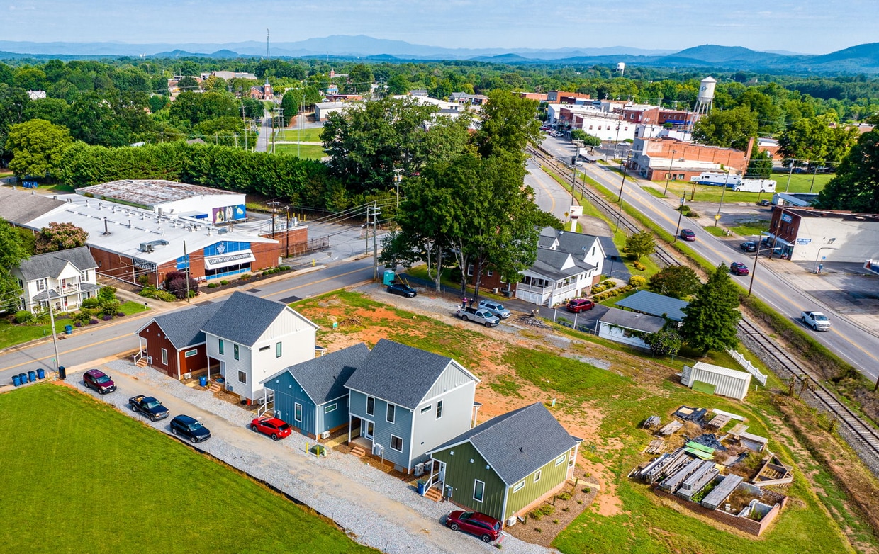 Aerial View - 18 Cottage Ct
