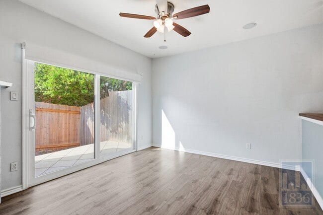 Foto del edificio - 11821 Bittern Hollow