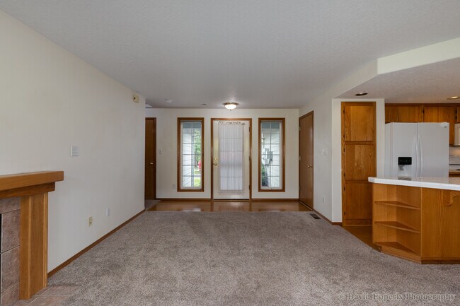 Foto del edificio - 345 N Vernonia Rd