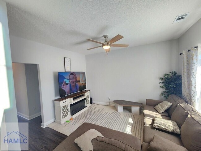 Foto del edificio - 950 Meloney Dr