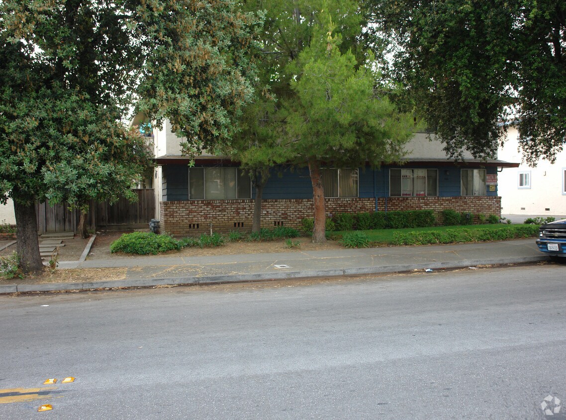 Foto del edificio - 960 Helen Ave