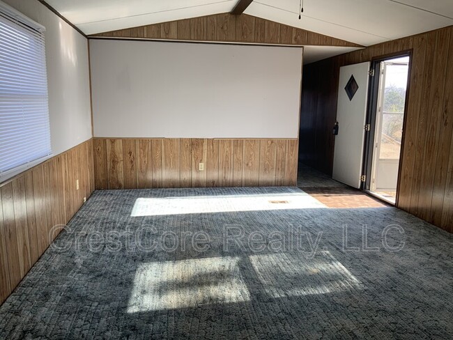 Building Photo - 21305 Highway 79