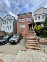 Building Photo - 572 Liberty Ave