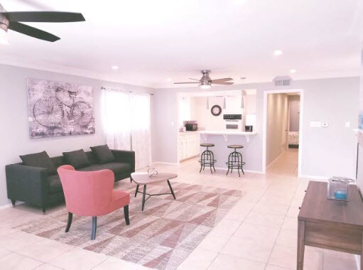 Primary Photo - 827 E Ocean Blvd